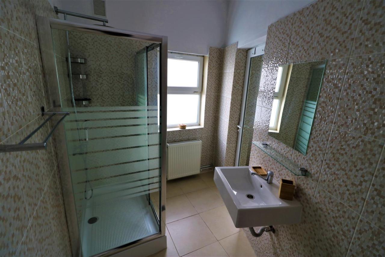 Athénée Palace Apartment - Panoramic View Terrace&Balcony - FREE MINIBAR Bucarest Exterior foto